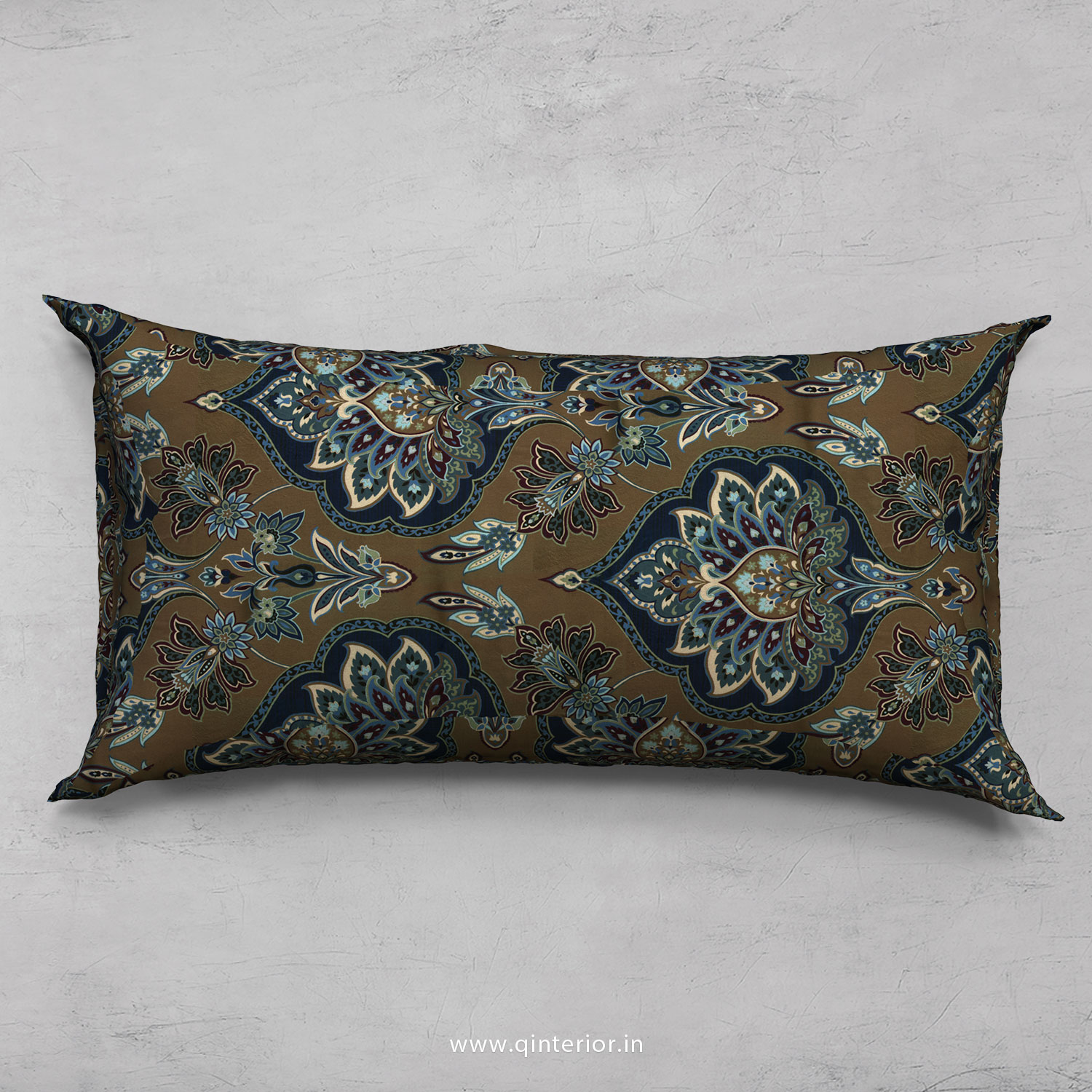 Cushion With Cushion Cover in Royal Velvet - CUS002 RV04