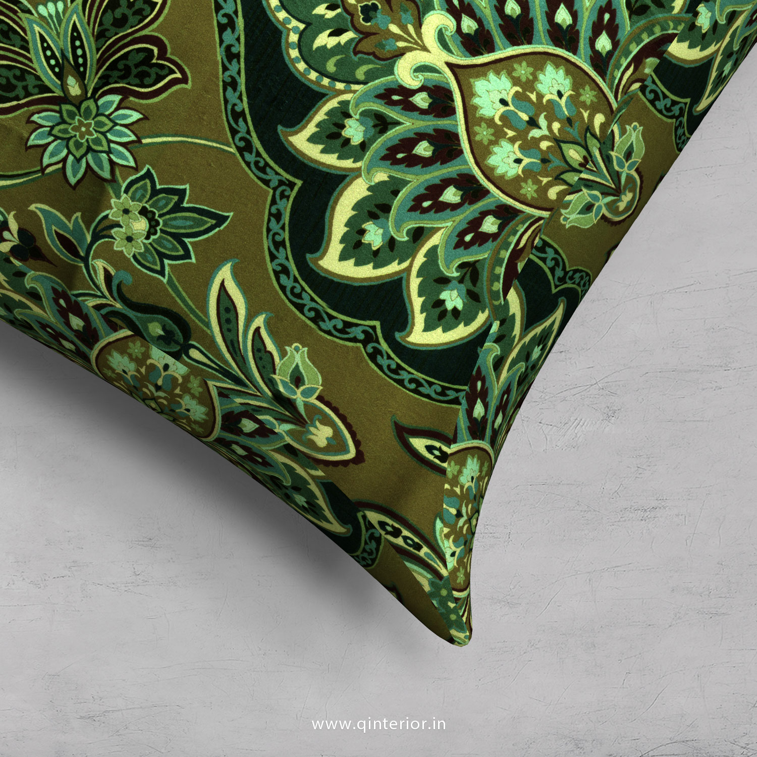 Cushion With Cushion Cover in Royal Velvet- CUS001 RV02